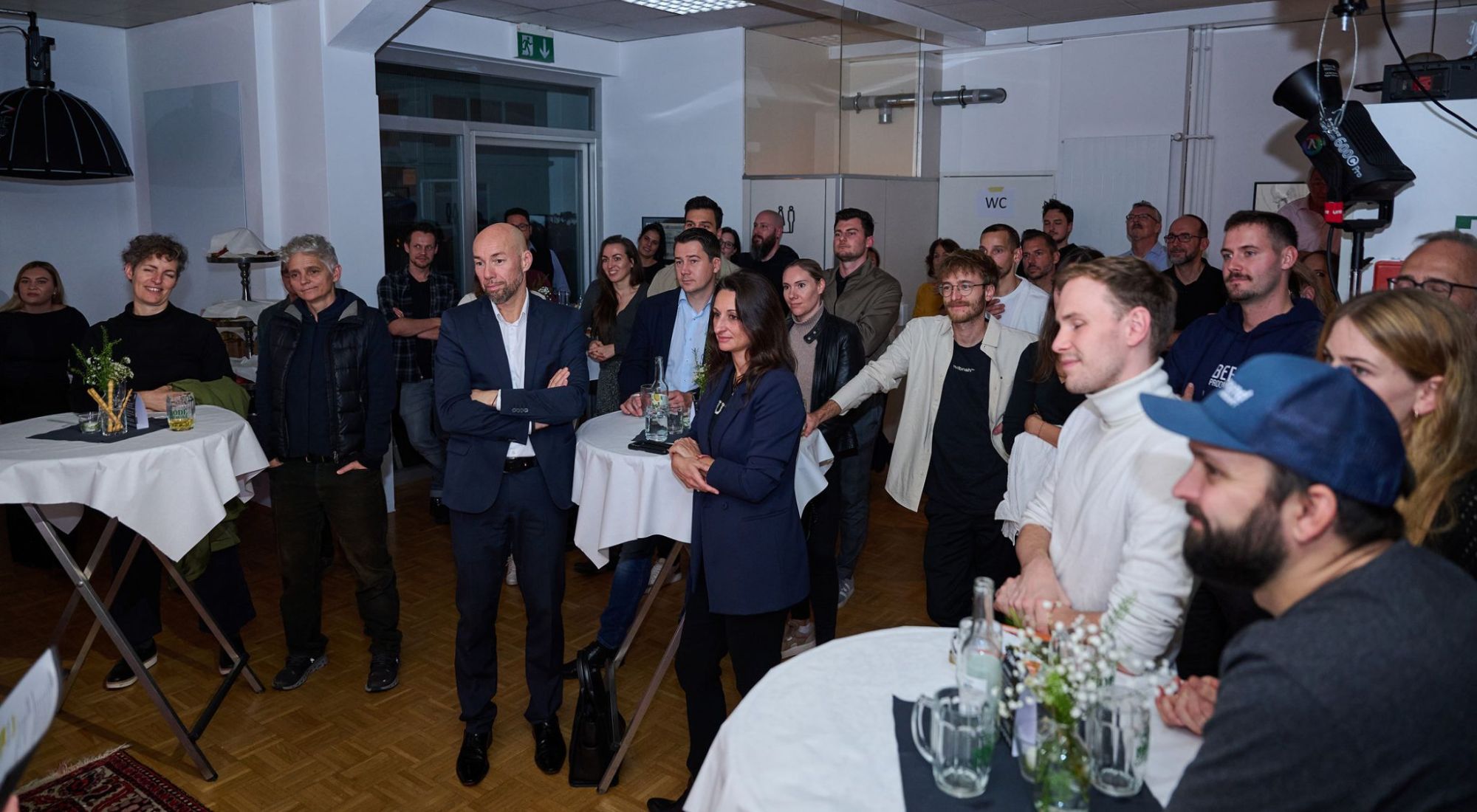 die besucher der fünfjahresfeier von D&J